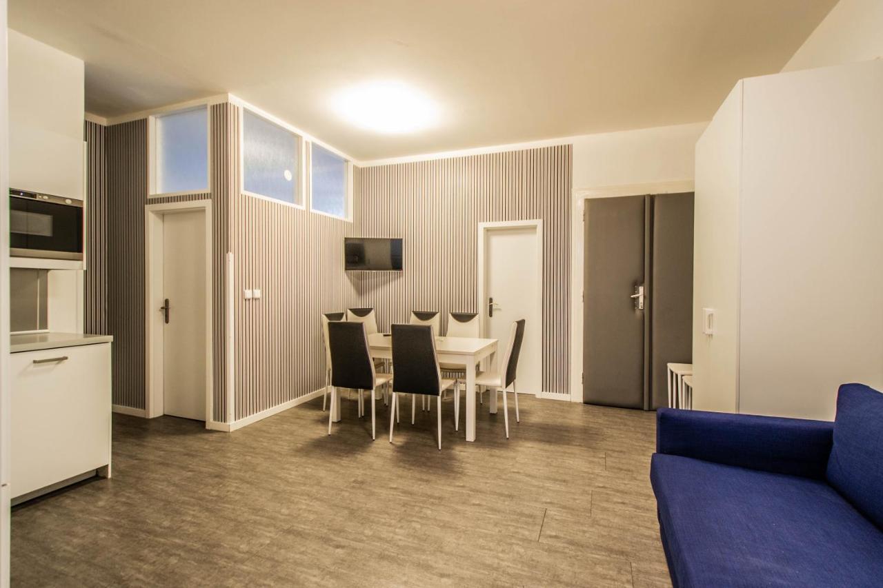 Labyrinth Apartments By Ruterra Praga Exterior foto