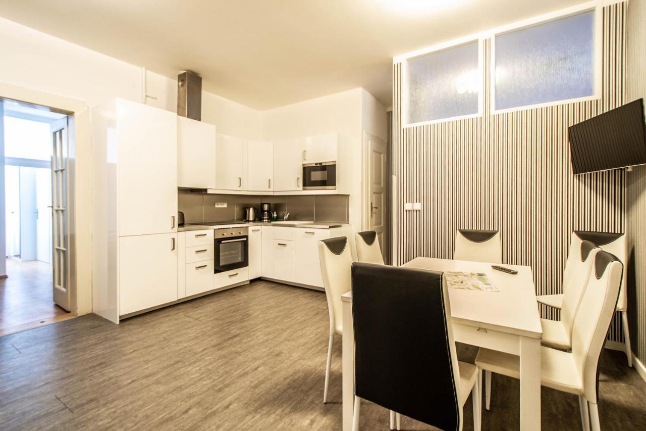 Labyrinth Apartments By Ruterra Praga Exterior foto
