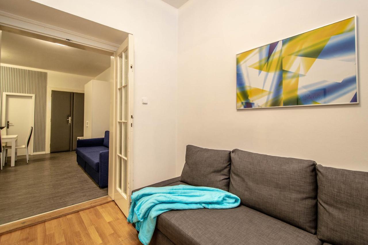 Labyrinth Apartments By Ruterra Praga Exterior foto