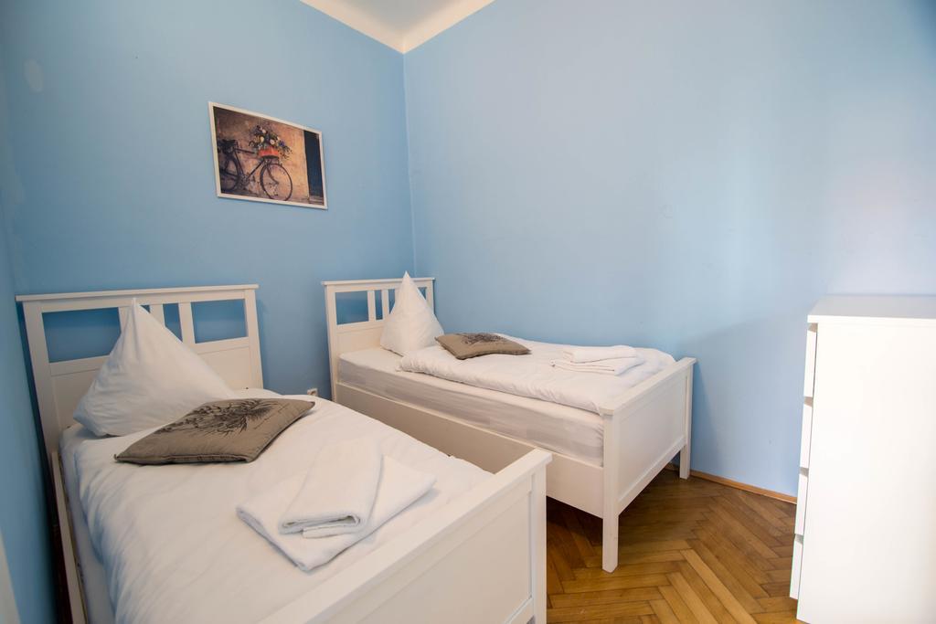 Labyrinth Apartments By Ruterra Praga Exterior foto